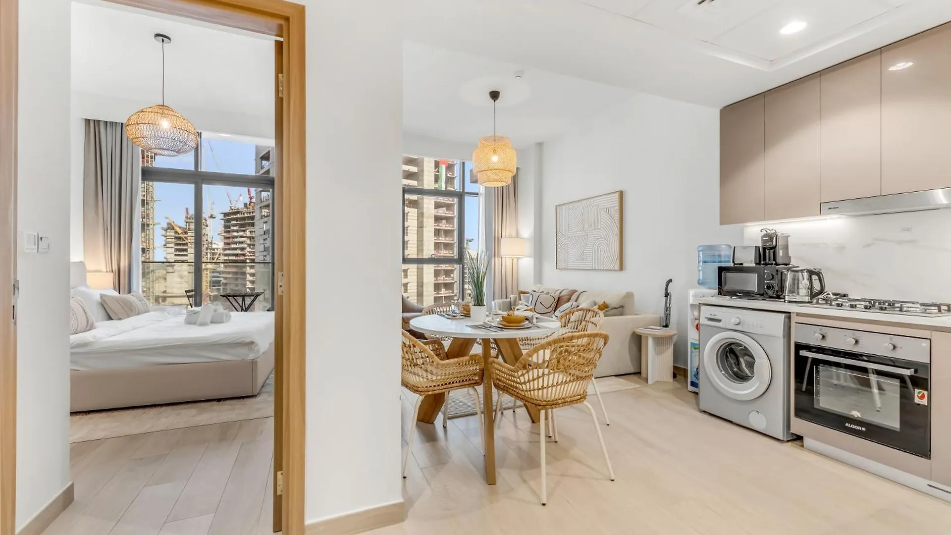 Elegant 1-Bedroom Home In Dubai 0*,