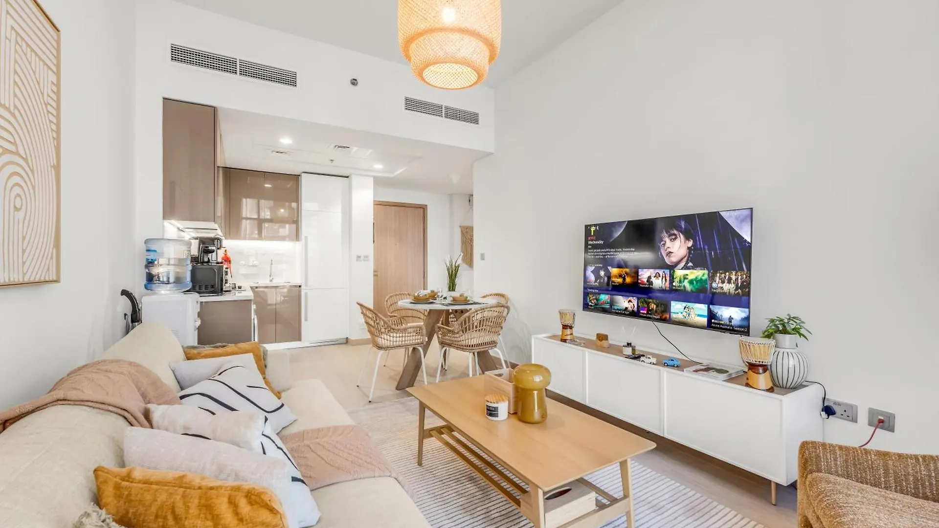 Apartment Elegant 1-Bedroom Home In Dubai