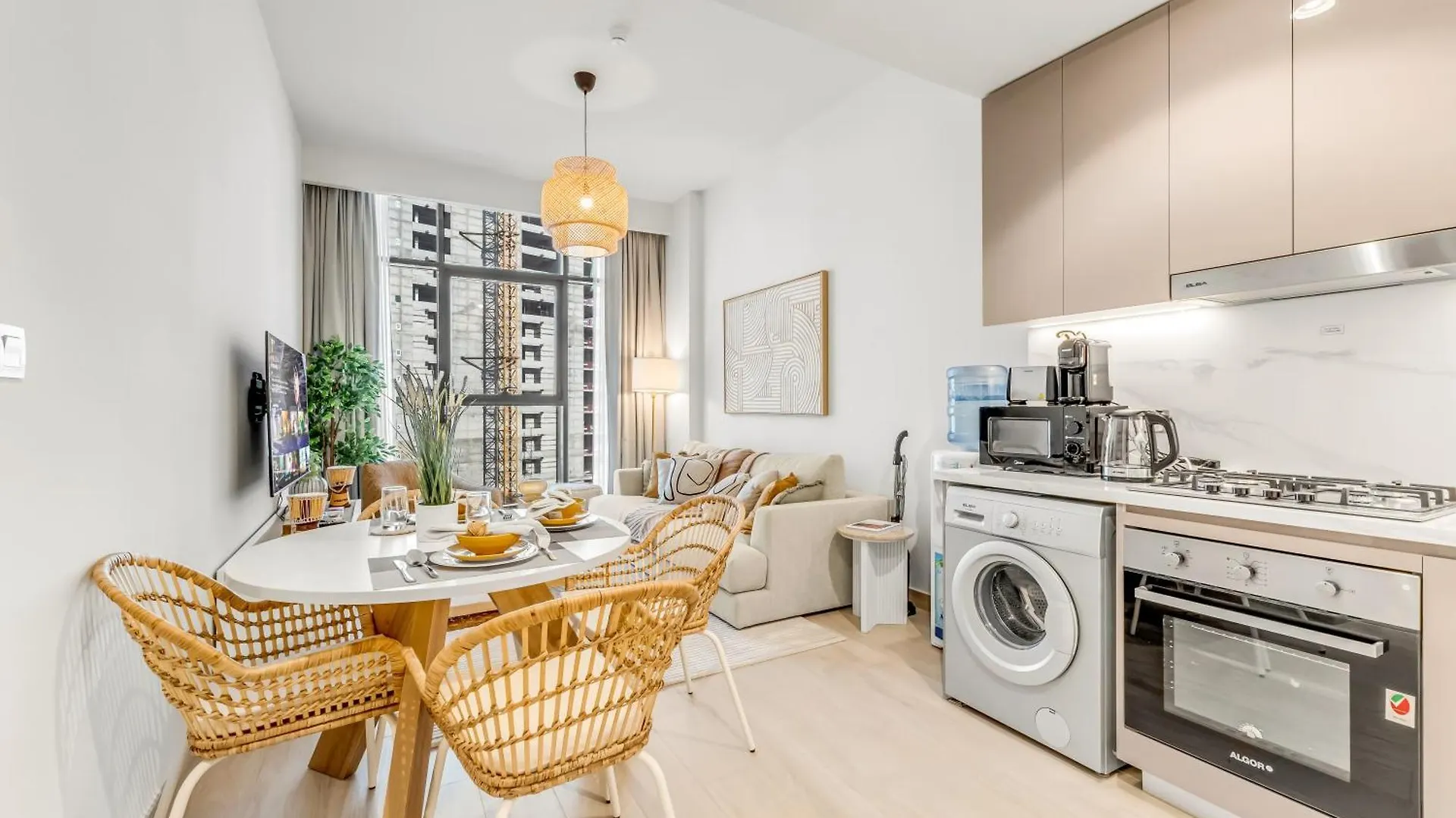 Elegant 1-Bedroom Home In Dubai Apartment