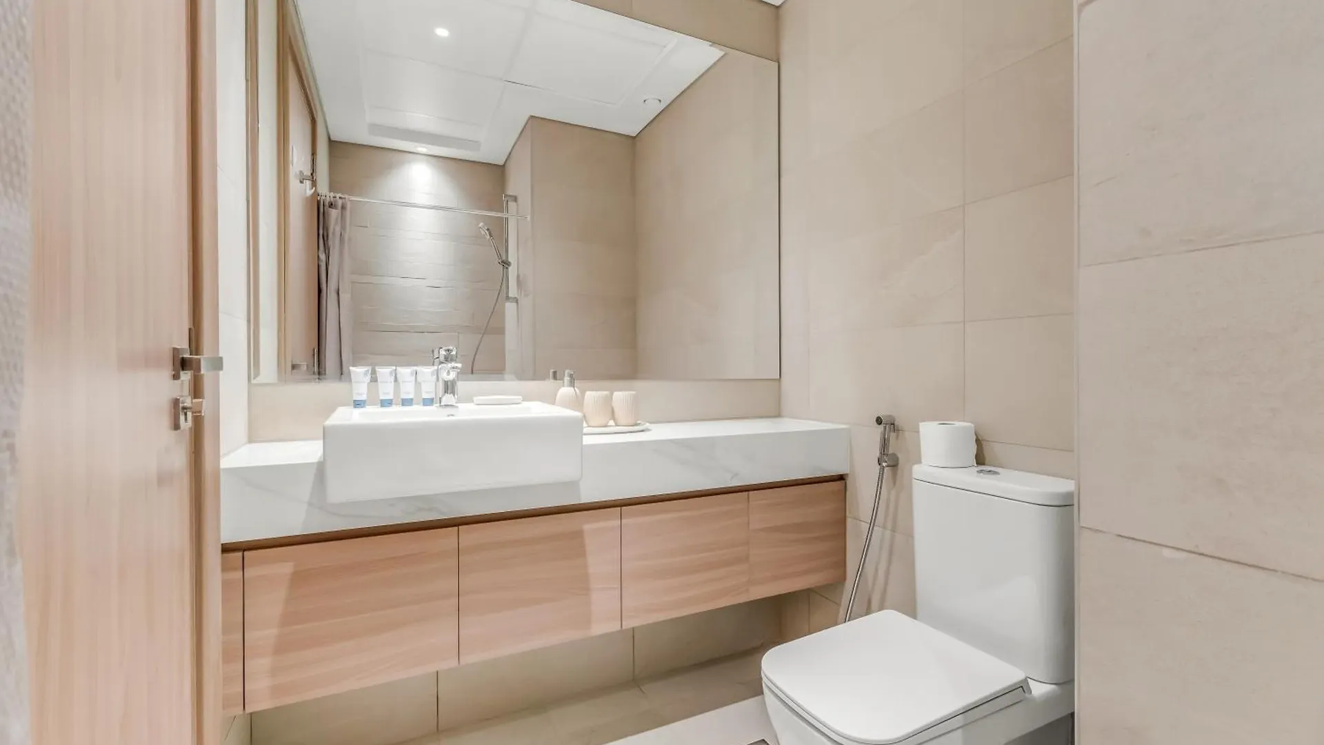Elegant 1-Bedroom Home In Dubai
