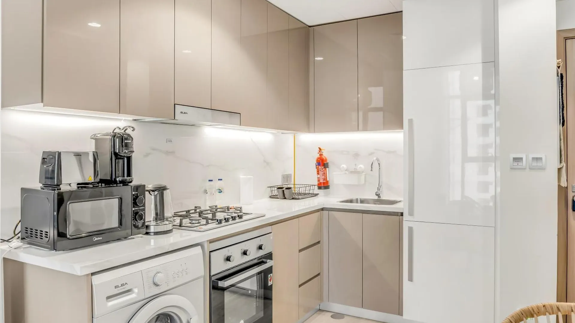 Elegant 1-Bedroom Home In Dubai Apartment